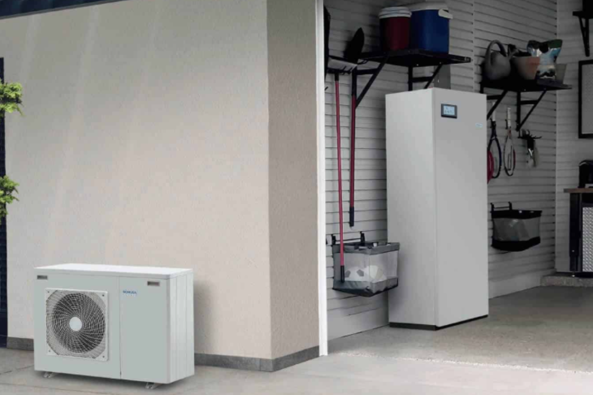 pompa de caldura DUAL CLIMA R 12kW langa camera tehnica