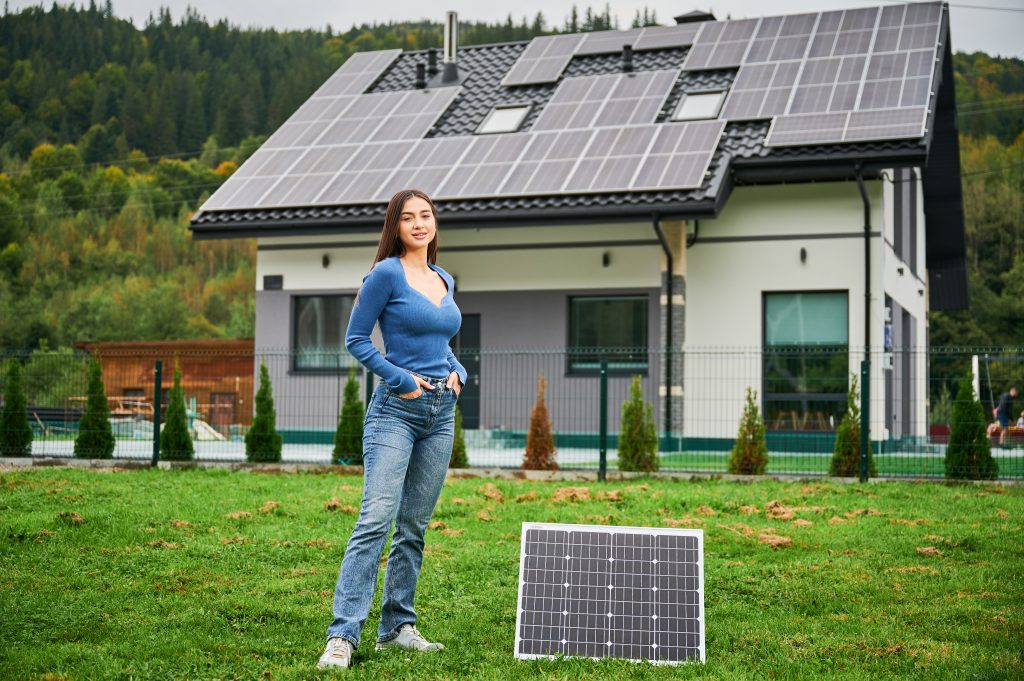 panou solar on-grid montat pe acoperis